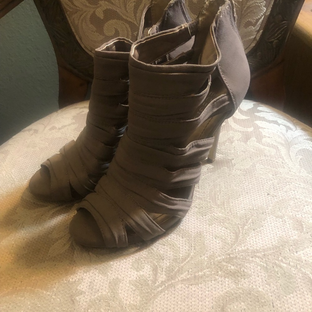 BCBG size 9